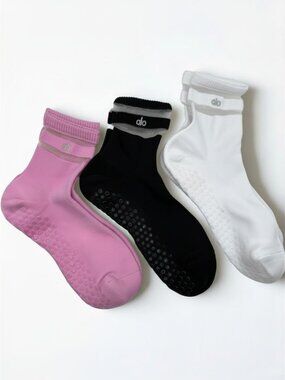 3 Pairs Alo Yoga Women's Pulse Grip Socks M/L for shoe size 8-11